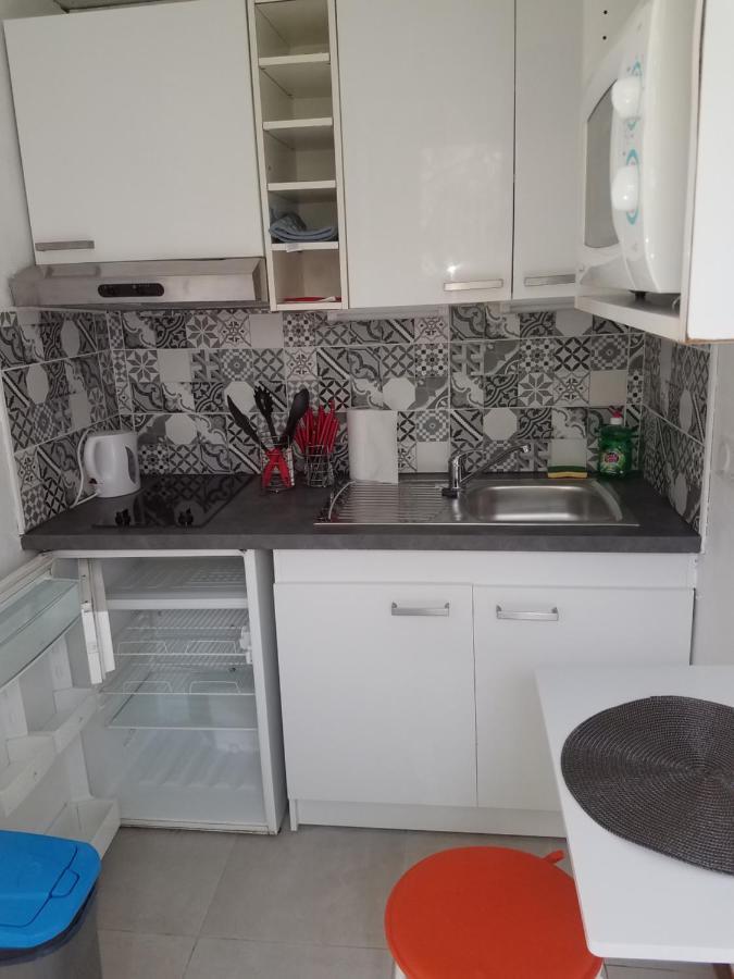 Petit Logement Dans Un Ecrin De Verdure Saint-Herblain Exterior photo